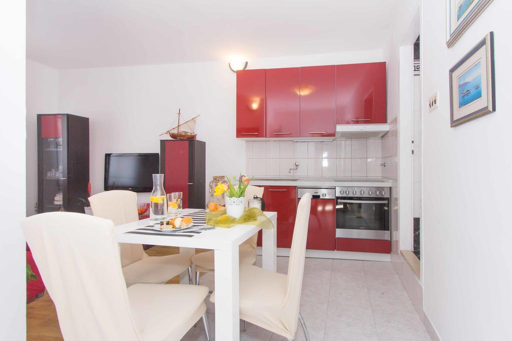 Red Valentino Apartment Split Exterior photo